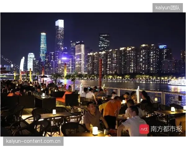 广州“Young城Yeah市”夜间联赛，在专业体育公司介入后正吸引全区青年回流